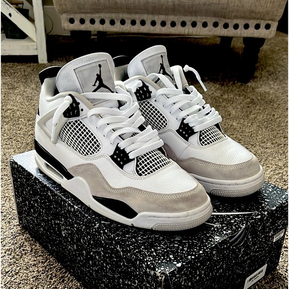 Meet your Posher, Autumn - Picture 1 of 1